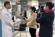 孟津面馆老板买下爱心红薯 配白菜送环卫工